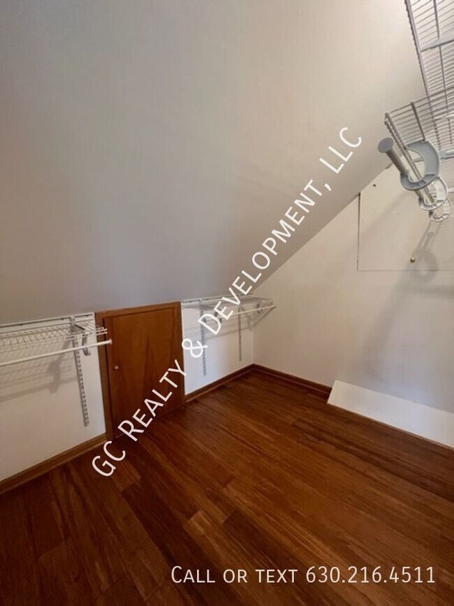 Building Photo - 942 59th St