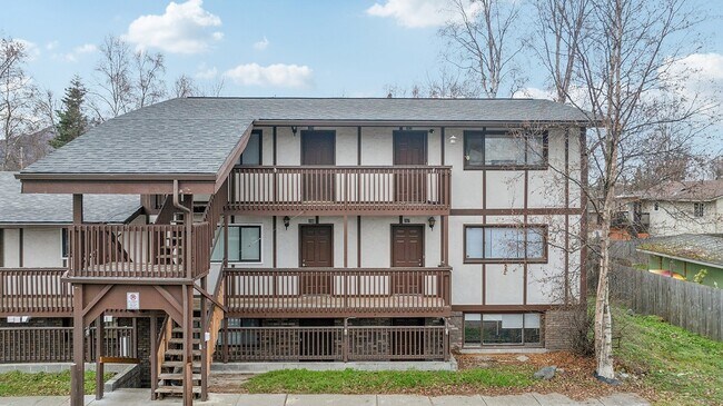 Building Photo - ReNew End Street