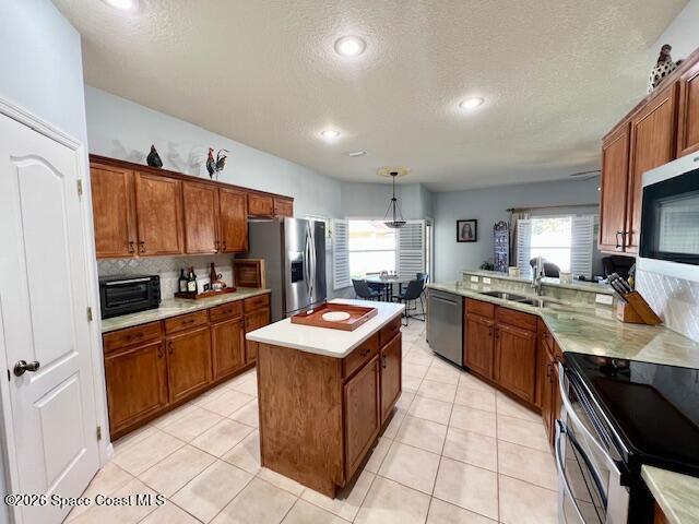 Building Photo - 331 Castlewood Ln