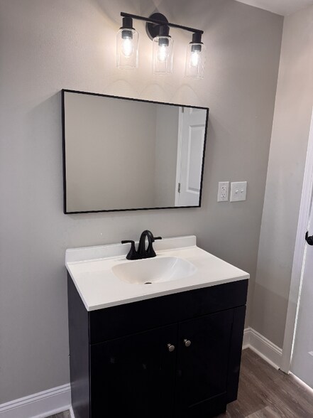 Building Photo - 541 W Auburn Ave