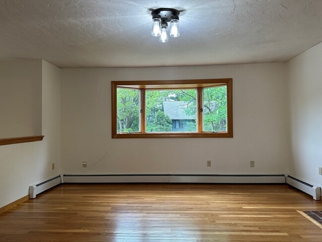 Building Photo - 15 Curlew St