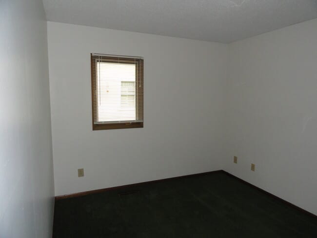 Back bedroom - 1340 Pleasant View Dr
