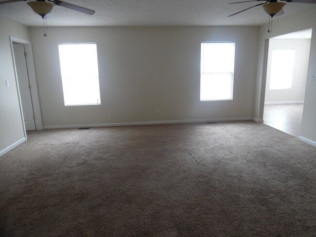 Building Photo - 4-bedroom, 2-bathroom home in a great Eastside Terre Haute location.