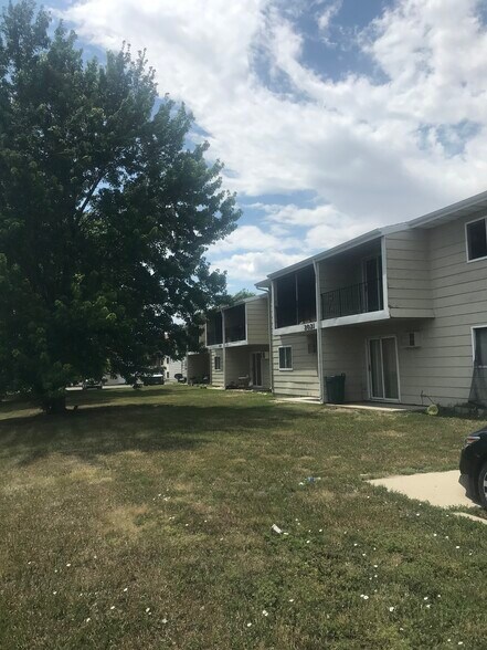 Building Photo - 2013 E Dakota Pkwy