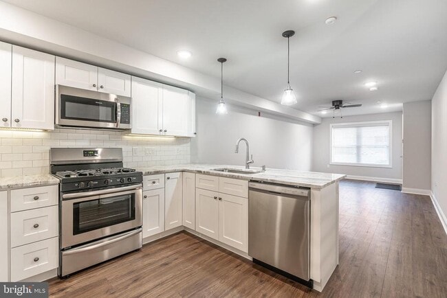 Building Photo - 2202 Christian St