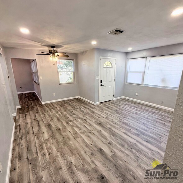 Building Photo - 332 S Seneca Blvd