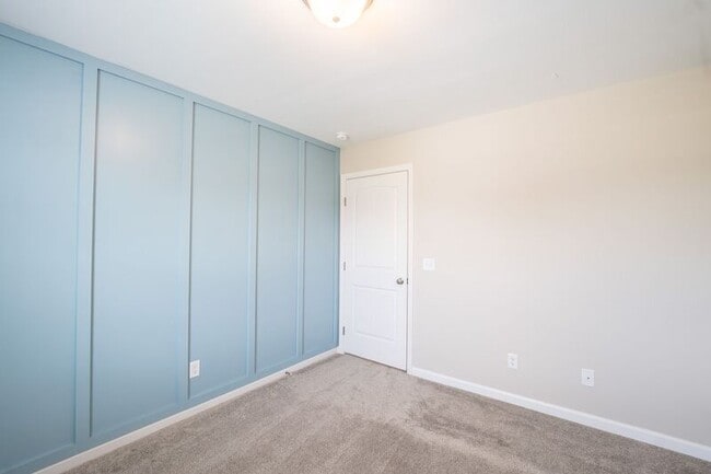 Building Photo - 257 Cromer St