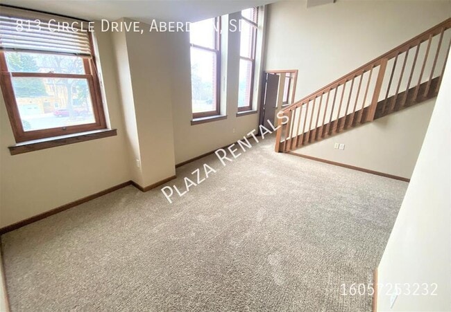 Building Photo - 214 S Kline St