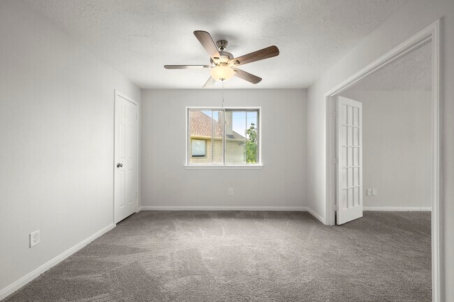 Building Photo - 16518 Elmwood Point Ln