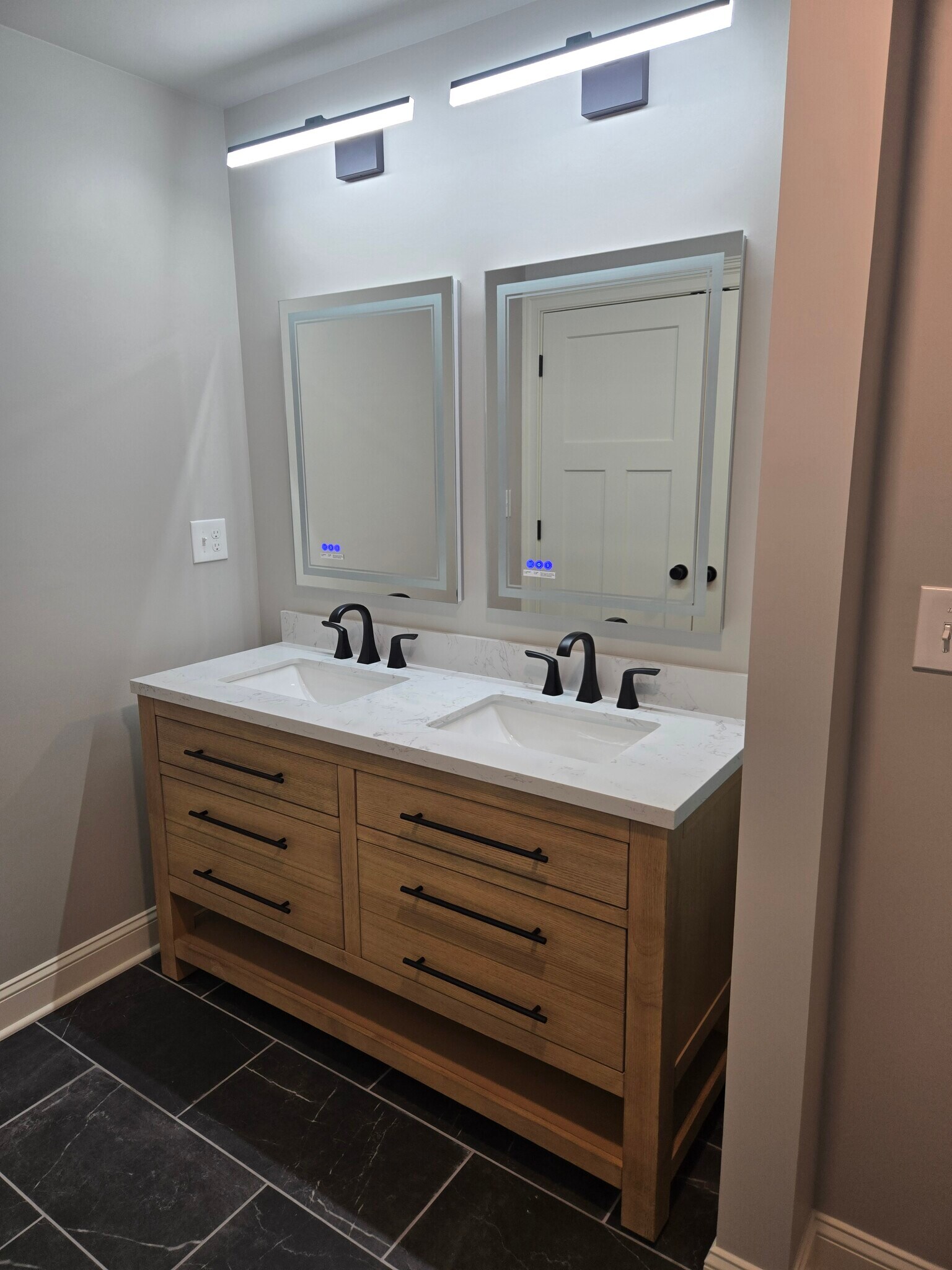 Main Bathroom - 602 Forest Ln