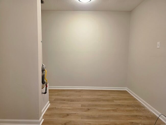 Building Photo - 5505 Crescent Dr