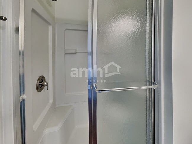 Building Photo - 1245 Cloverview St