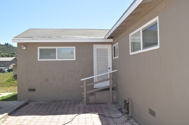 Building Photo - El Cajon 3 BR/1BA Single Family Detached H...