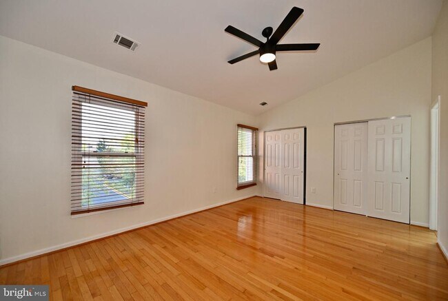 Building Photo - 1561 Templeton Pl
