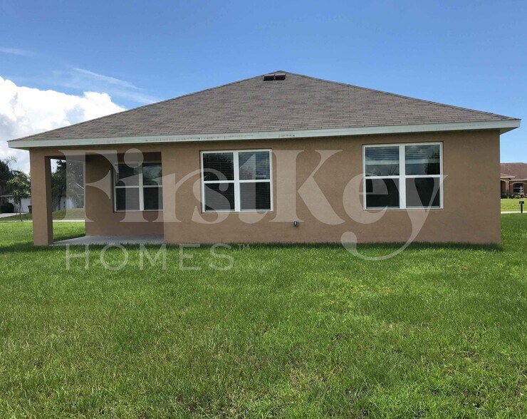 Building Photo - 629 SW 25th Terrace