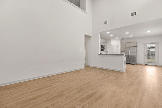 Building Photo - 117 New Hampton Wy