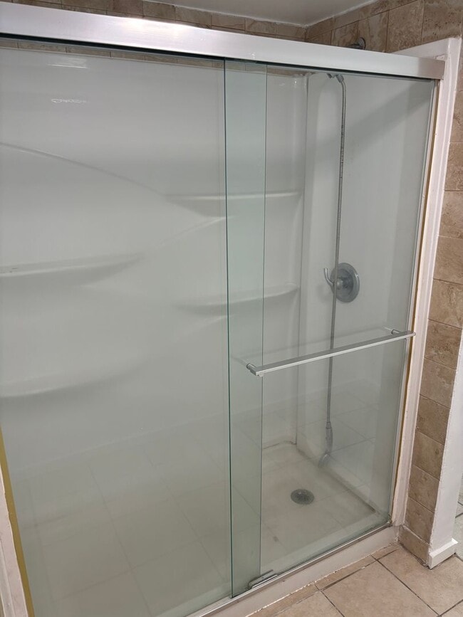 Building Photo - Harbor Lights 1-Bedroom – Pool, Courtyard,...