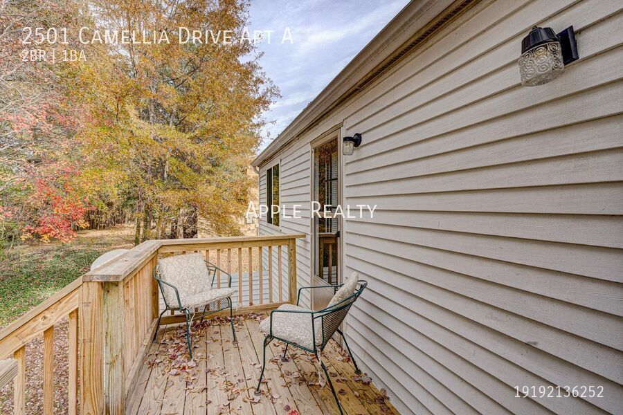 Building Photo - 2501 Camellia Dr