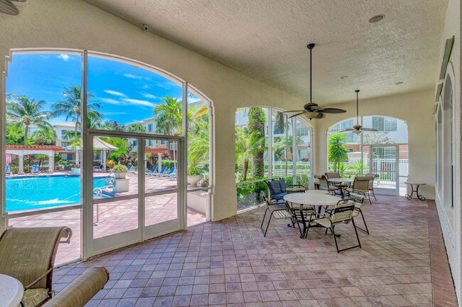 Building Photo - 9303 Myrtlewood Cir W
