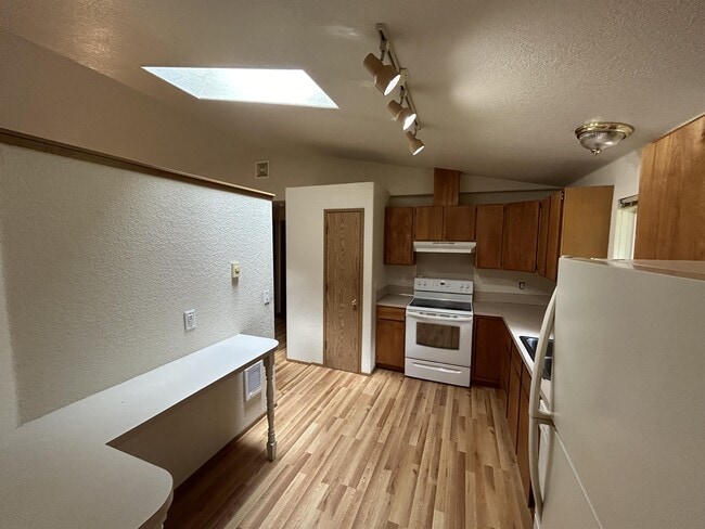 Building Photo - 82 Pine Park Ln