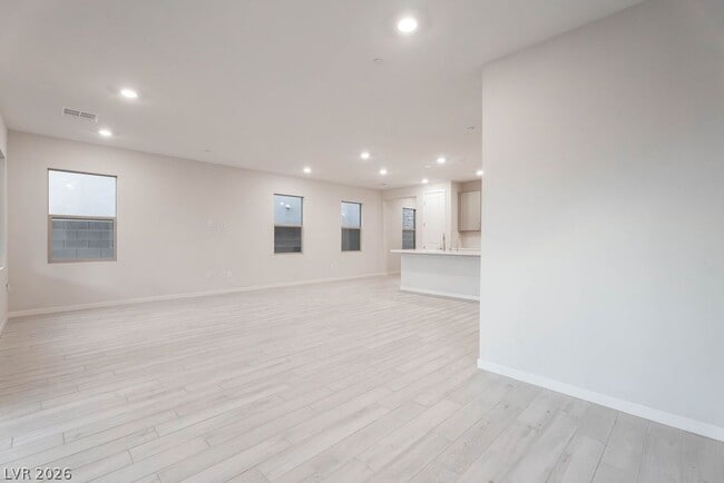 Building Photo - 11620 Desert Hollow Avenue