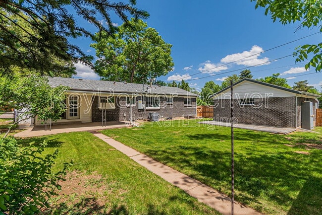 Building Photo - 3730 W Saratoga Ave