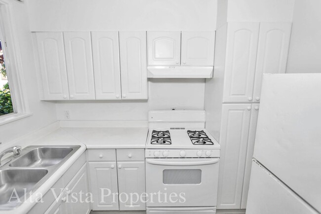 Building Photo - Great two bedroom, one bath beach bungalow...
