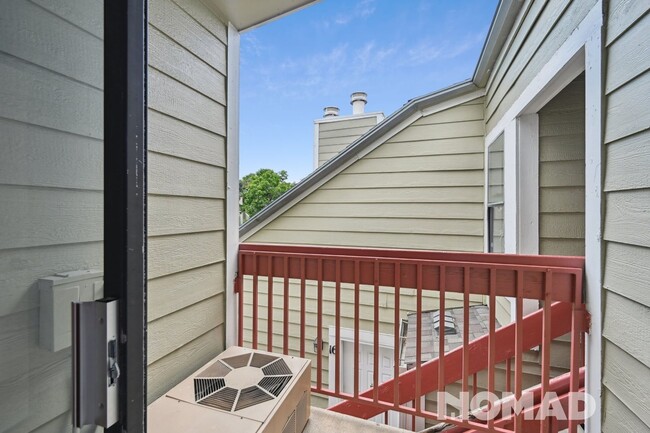 Building Photo - Charming 1BR Condo in Denver