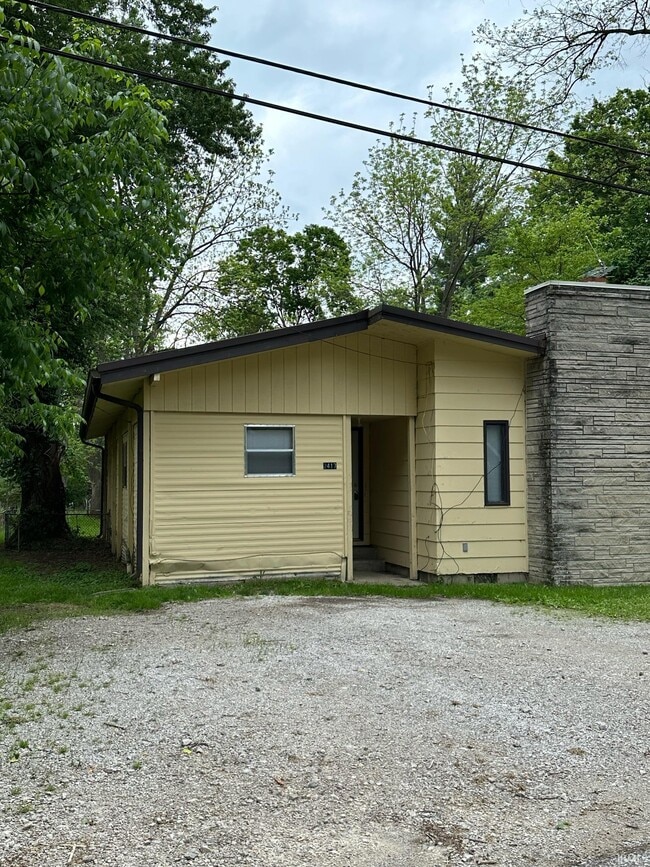 Building Photo - 2417 S Madison St