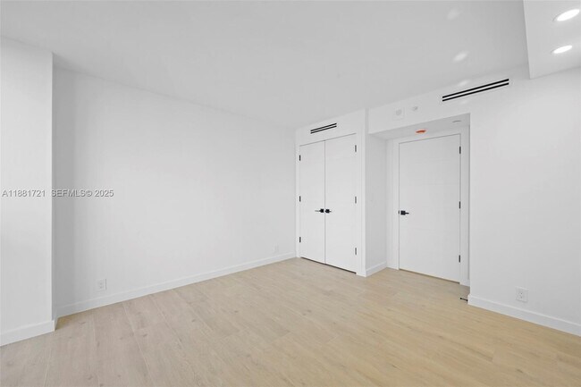 Building Photo - 19707 Turnberry Way