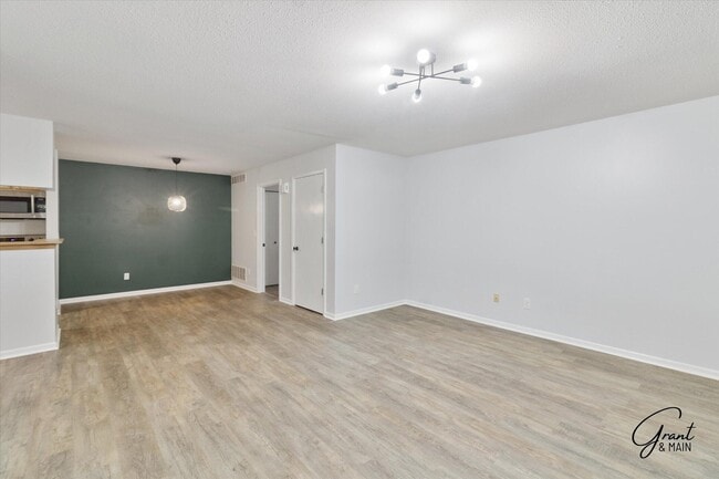 Building Photo - 313 Marigold Cir