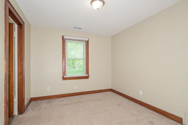 Building Photo - 1836 Morven Ave