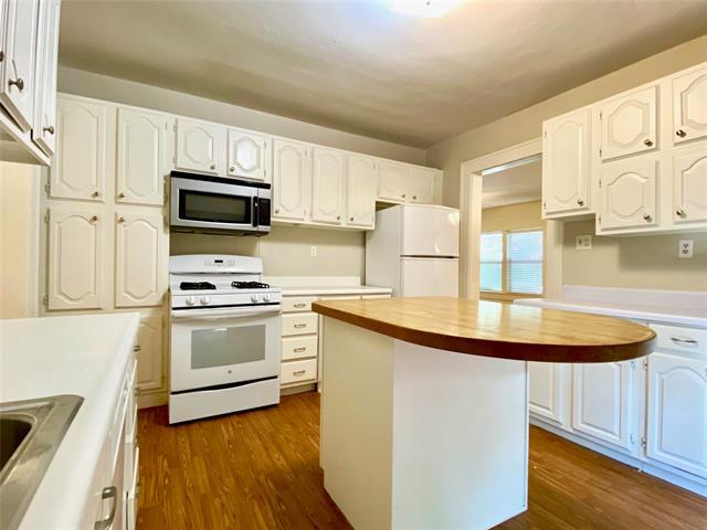 Building Photo - 3717 Throckmorton St