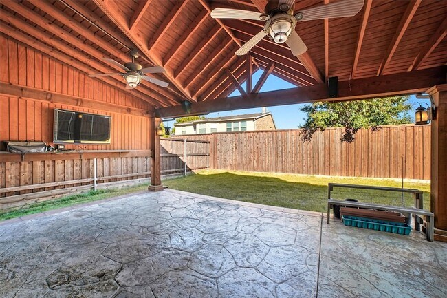 Building Photo - 1205 Dripping Springs Ln