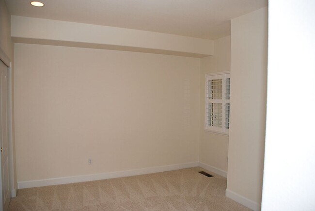 Building Photo - Red Hawk Golf View Home