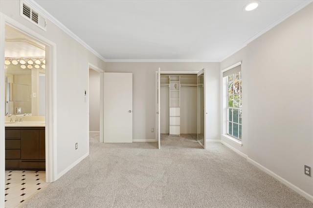 Building Photo - 4409 Travis St