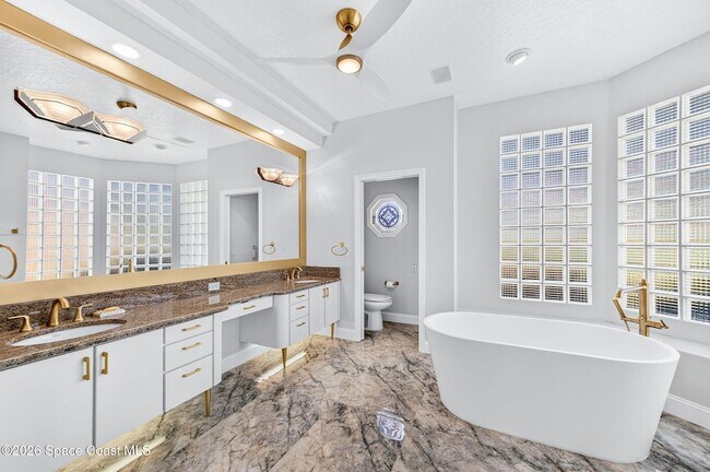Building Photo - 975 Wildwood Dr