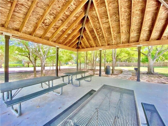 Building Photo - 1005 Winnsboro Lp