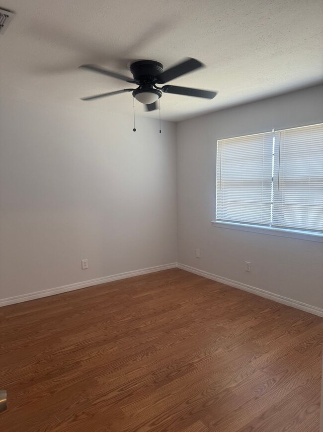 Building Photo - Puckett West 3/2/2  1/2 OFF FIRST MONTHS RENT