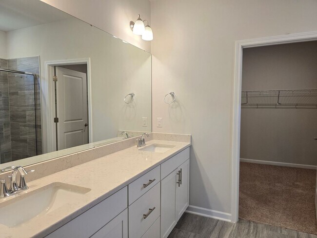 Building Photo - 3 Bedroom / 3 Bath Single Family Home near Brier Creek with 1st floor living!