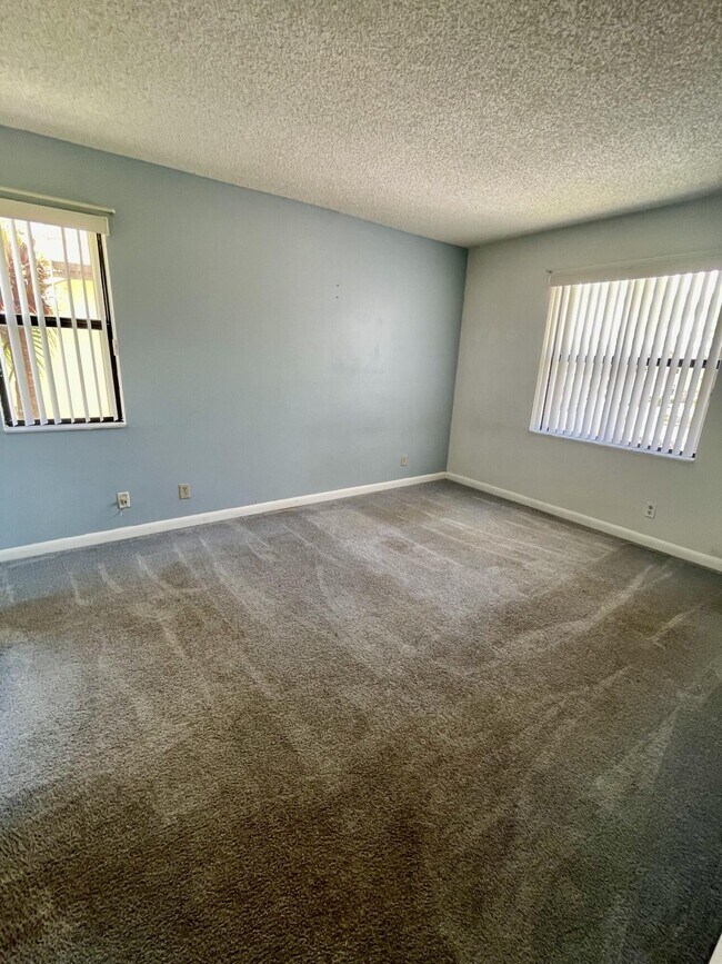 Building Photo - 7070 Golf Colony Ct