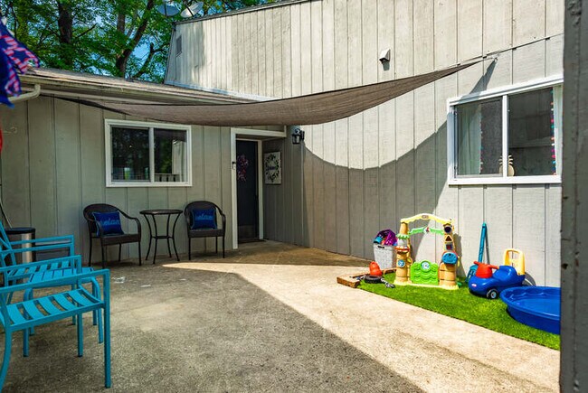 Building Photo - 109 Mallard Cove