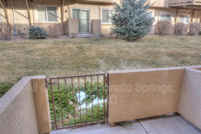 Building Photo - 4719 Iron Horse Villas Point
