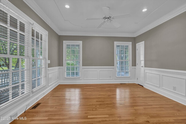 Building Photo - 844 Arboretum Dr