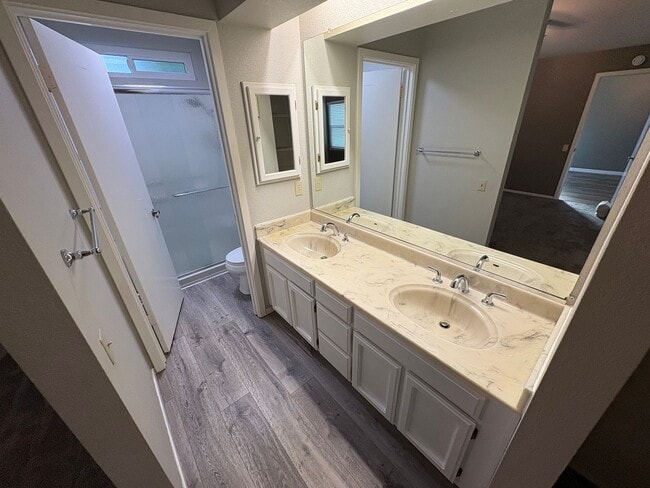 Building Photo - Cozy 3 Bed 2 Bath Home in Brentwood