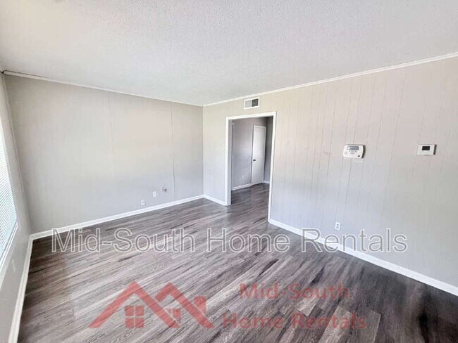 Building Photo - 815 Carol Ann Cove
