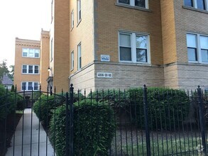 Building Photo - 4860 W Warner Ave