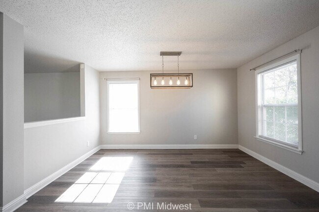 Building Photo - Charming 3-Bedroom Home with 2.5 Baths - Greenfield, IN!