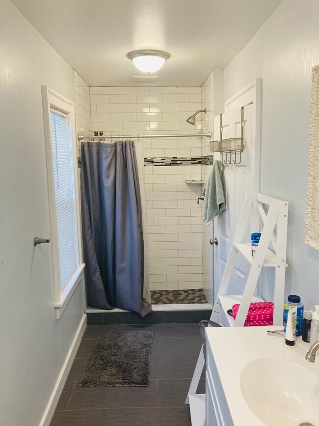 Building Photo - 34 Hickory Street