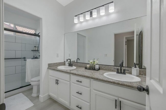 Building Photo - 2785 Eshom Creek Ct